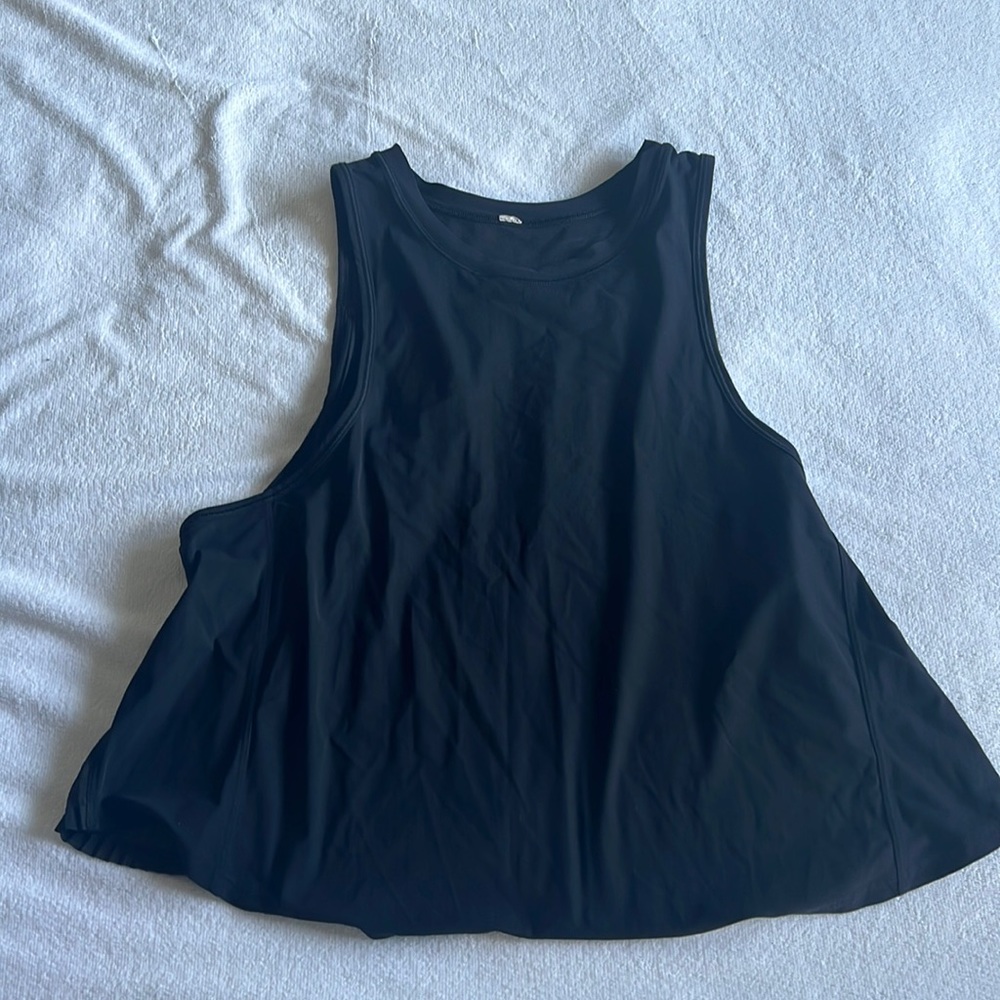 Lululemon crop top